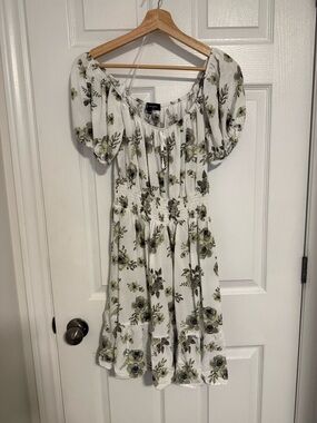 Violet & Claire White Floral Off-Shoulder Mini Dress